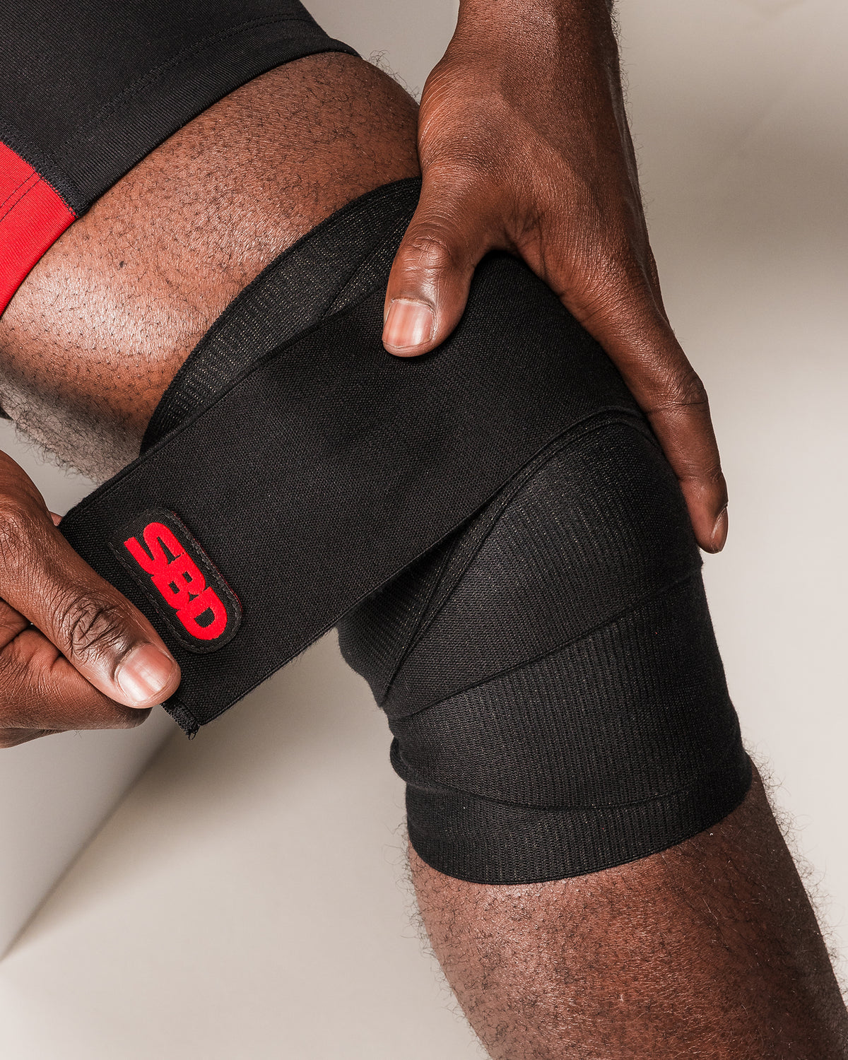 SBD Weightlifting Knee Wraps am Knie