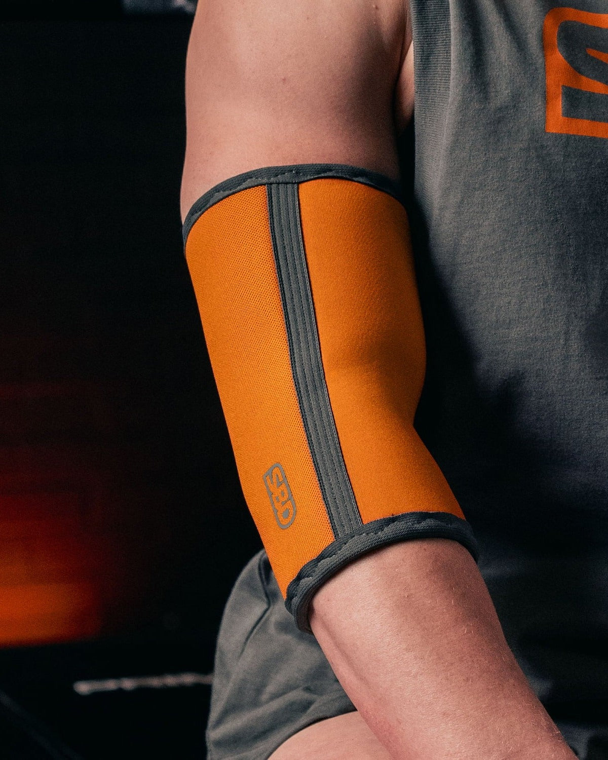 Forge Ellenbogenstulpen Orange