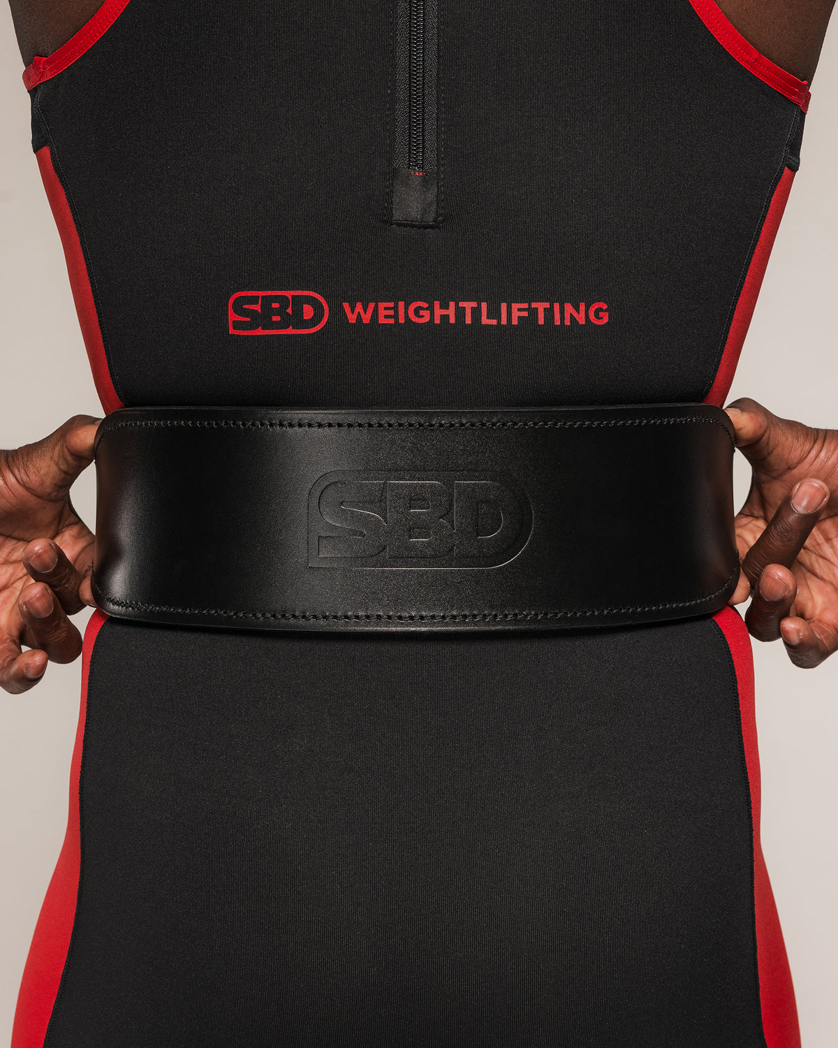 SBD Leather Weightlifting Belt Rückseite mit SBD-Prägung